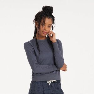 LIKE NEW Vuori long sleeve daydream crew